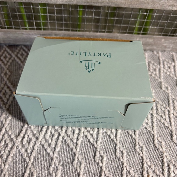 PartyLite Pineapple & Pomegranate Box of 6 Votive Candles V06402 - Picture 3 of 3